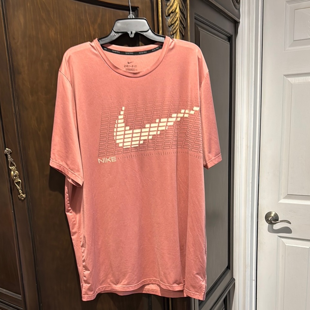 Nike Men's Coral Graphic Tee size xxl